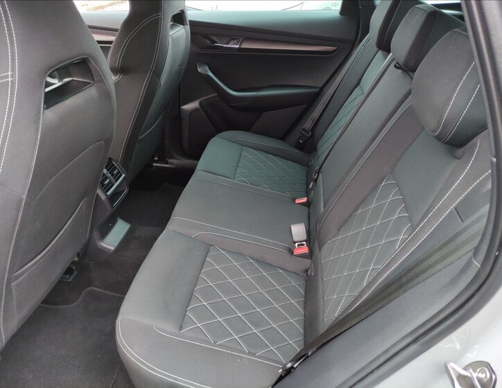 Škoda Karoq SUV 1,5 l 110 kw