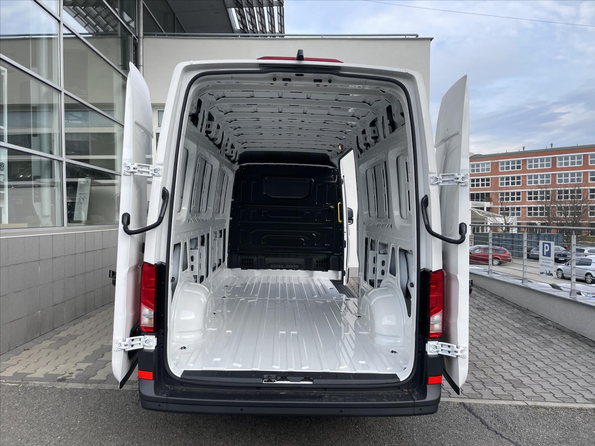 Volkswagen Crafter Skříň 2,0 l 103 kw