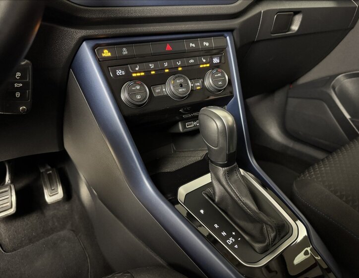 Volkswagen T-Roc SUV / Terénní 1,5 l 110 kw