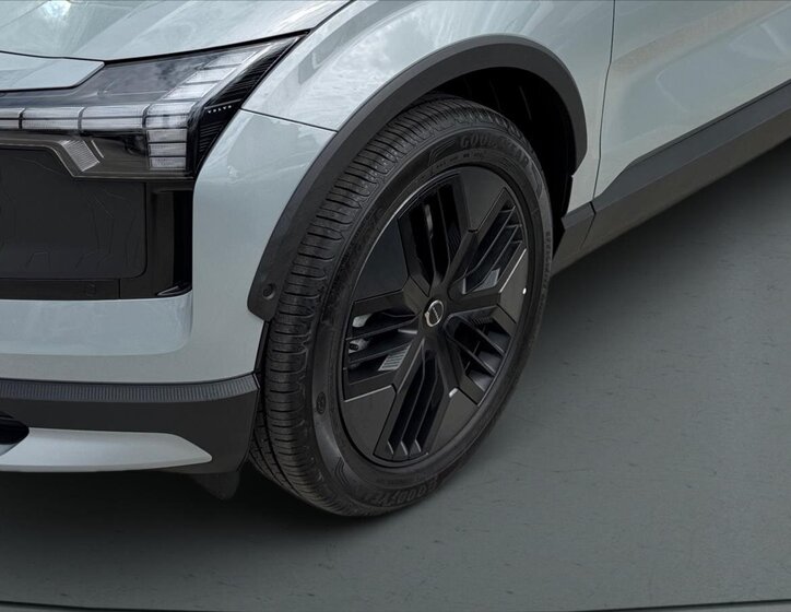 Volvo EX30 SUV / Terénní 0,0 315 kw