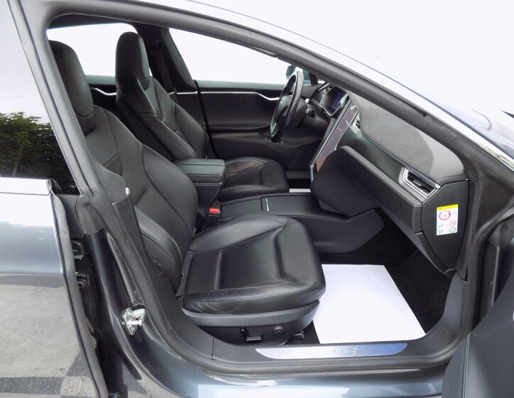 Tesla Model S 17
