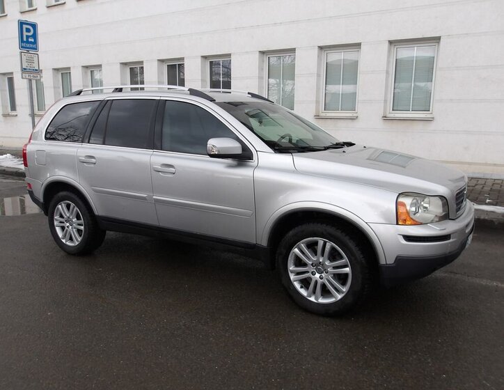 Volvo XC90 SUV 2,4 l 136 kw