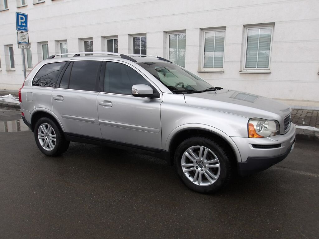 Volvo XC90 SUV 2,4 l 136 kw