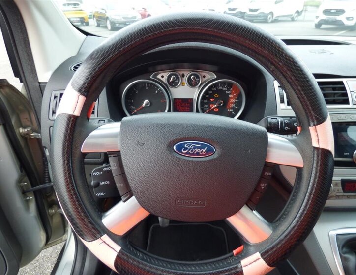 Ford Kuga Kombi 2,0 l 120 kw