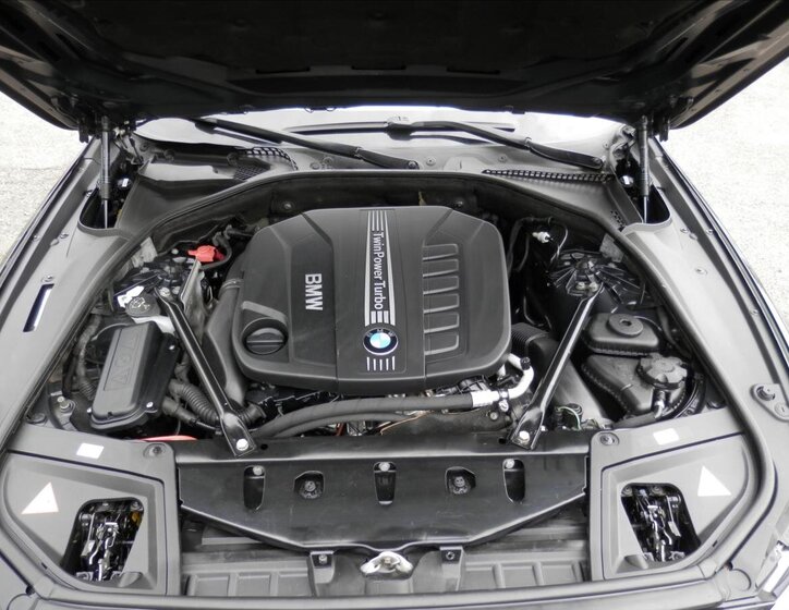 BMW Řada 5 Sedan 3,0 l 230 kw