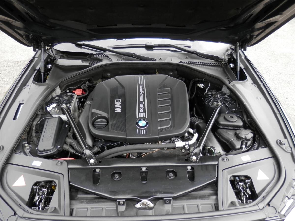 BMW Řada 5 Sedan 3,0 l 230 kw