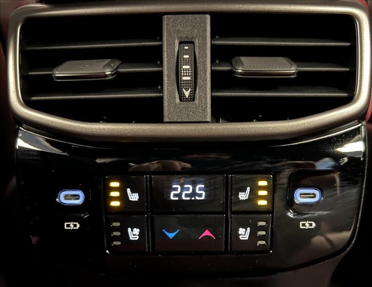 Lexus RX 500h SUV 2,4 l 273 kw