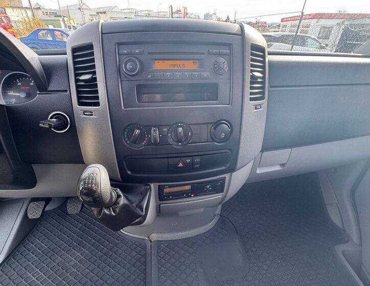 Mercedes-Benz Sprinter 12