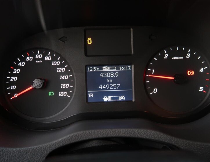 Mercedes-Benz Sprinter 11