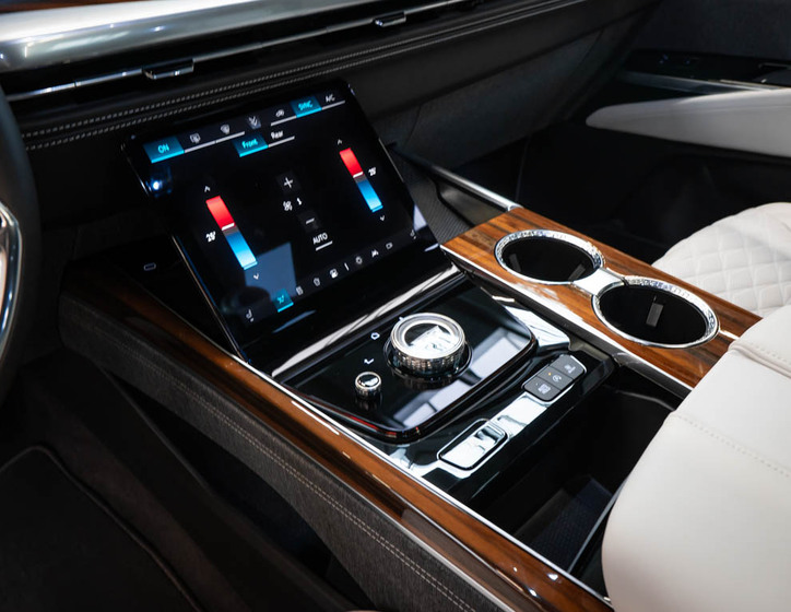 Cadillac Escalade 30