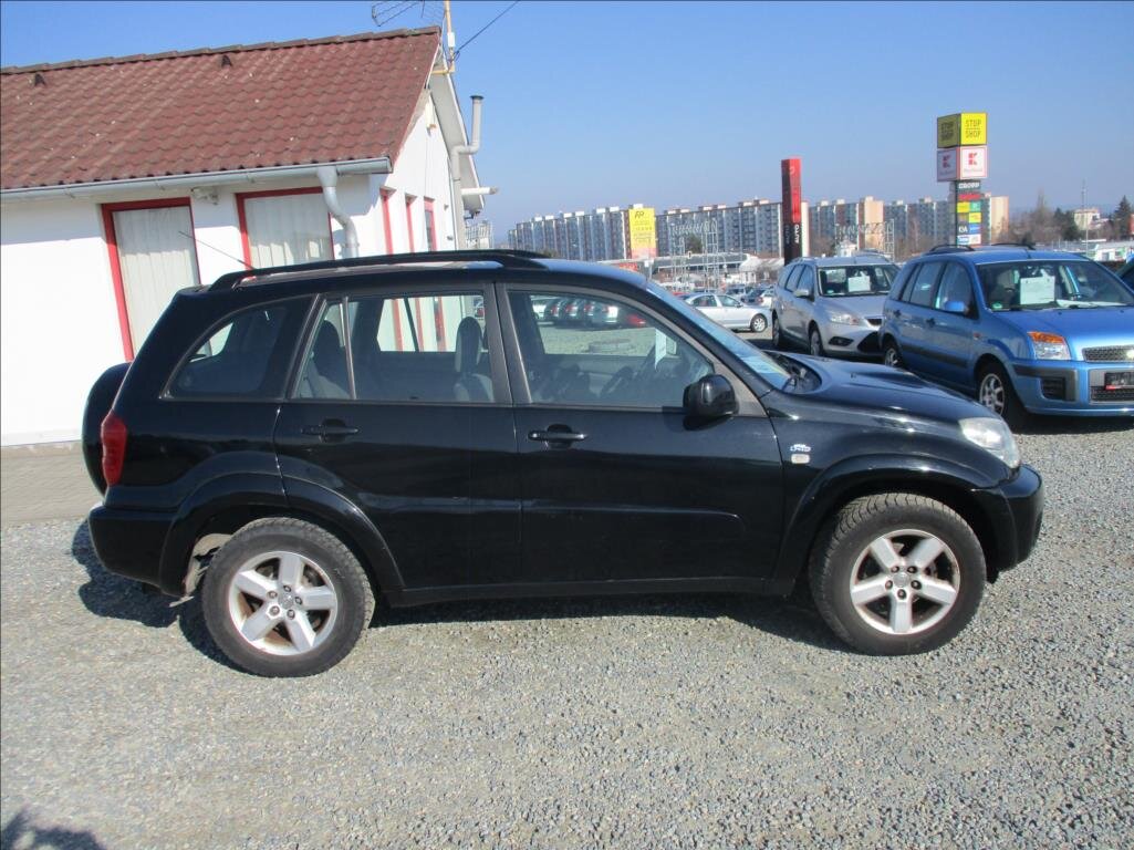 Toyota RAV4 SUV 2,0 l 85 kw