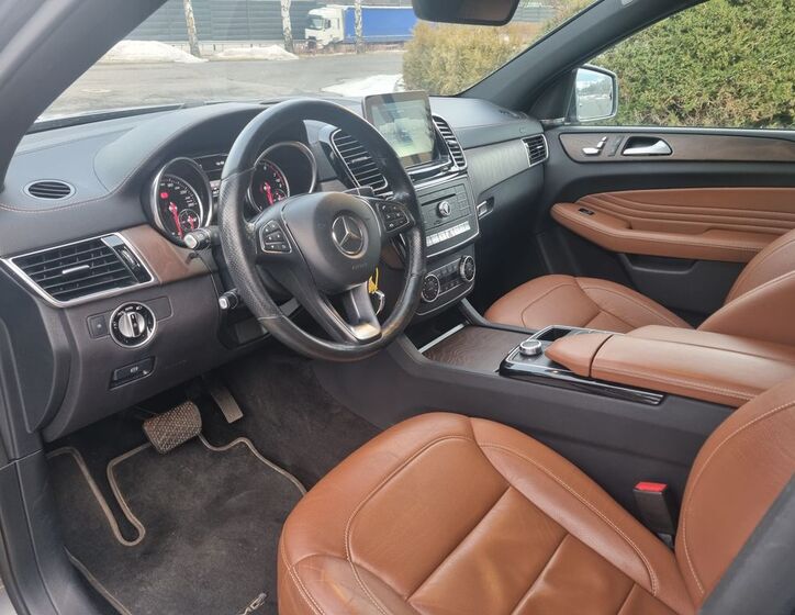 Mercedes-Benz GLE 10