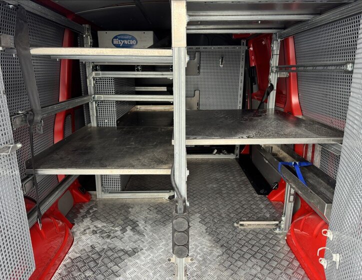 Volkswagen Transporter Skříň 2,0 l 110 kw