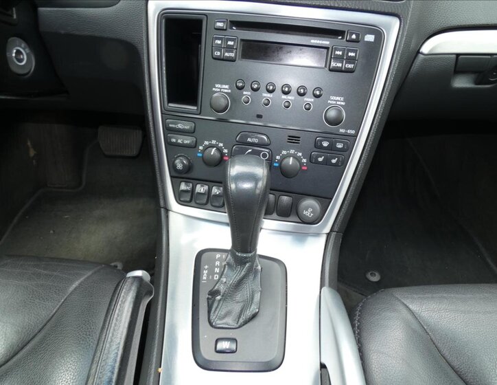 Volvo XC70 Kombi 2,4 l 136 kw