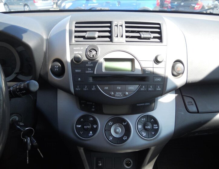 Toyota RAV4 Kombi 2,0 l 112 kw