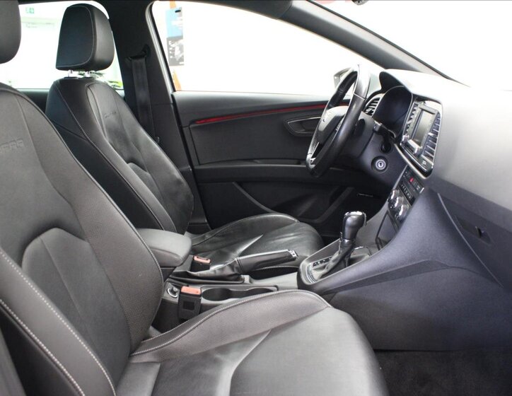 Seat Leon Hatchback 2,0 l 195 kw