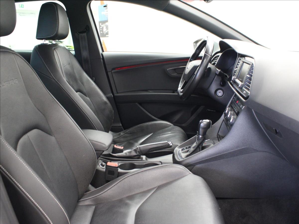 Seat Leon Hatchback 2,0 l 195 kw