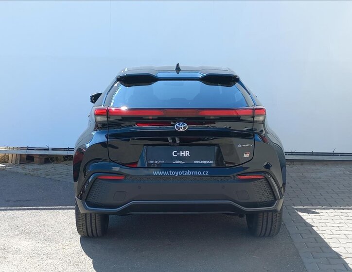 Toyota C-HR CUV 2,0 l 112 kw