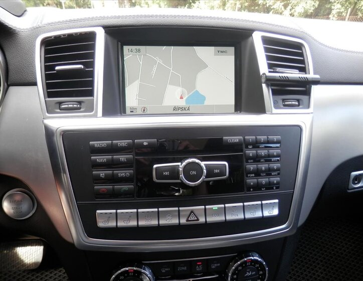 Mercedes-Benz GL SUV / Terénní 4,7 l 320 kw