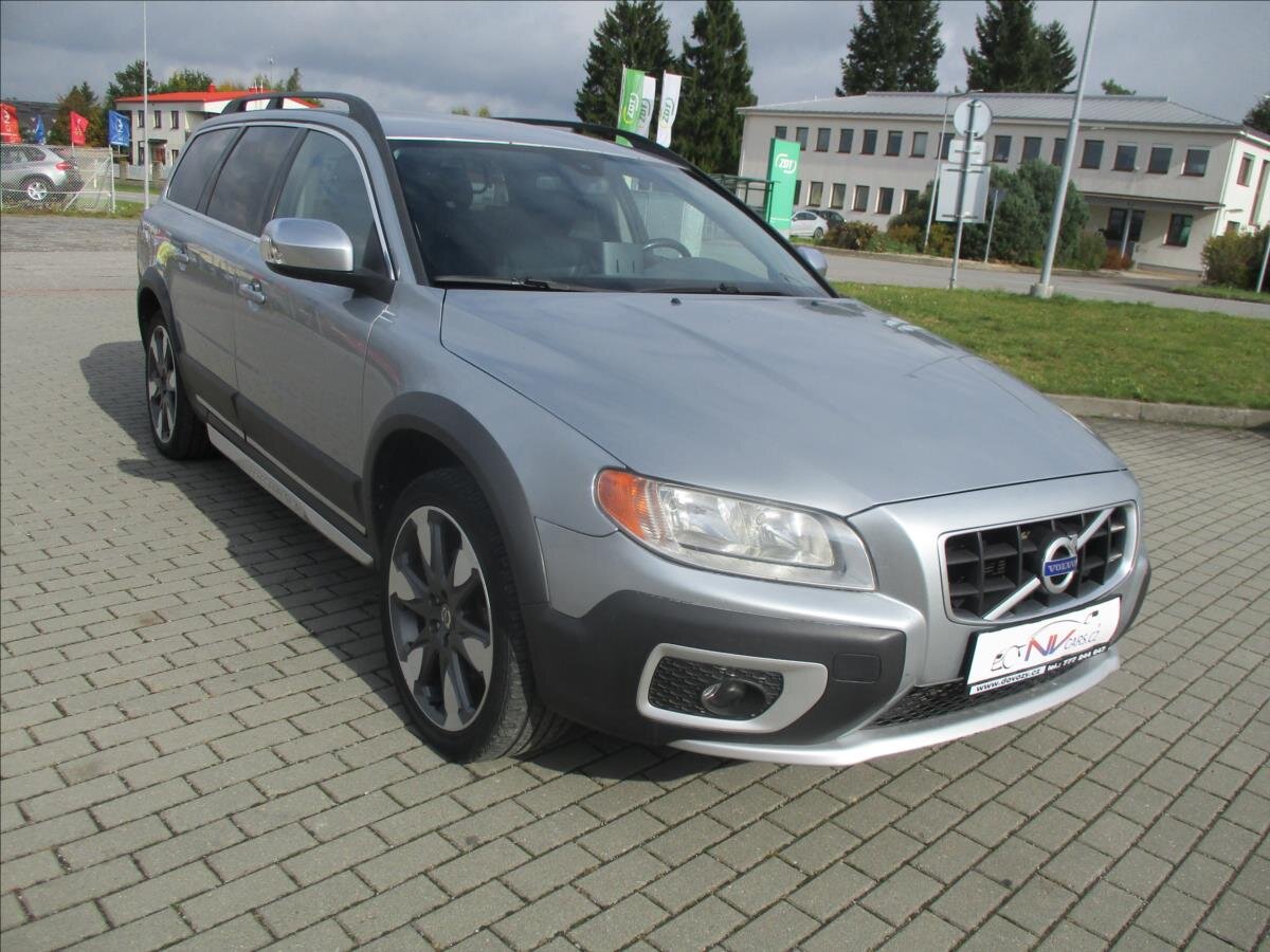 Volvo XC70 Kombi 2,4 l 151 kw