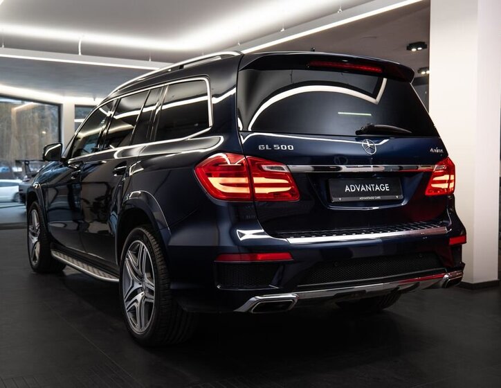 Mercedes-Benz GL SUV 4,7 l 320 kw