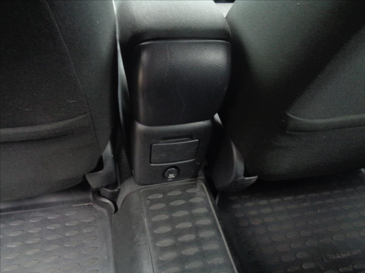 Toyota Avensis Kombi 2,0 l 108 kw