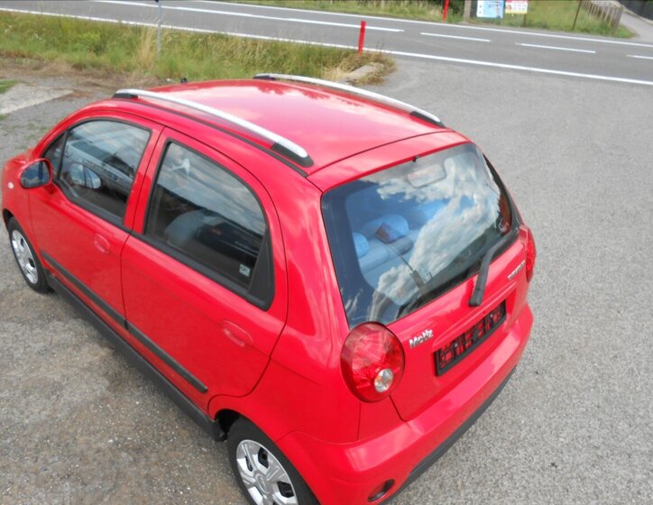Chevrolet Spark Hatchback 995,0 49 kw