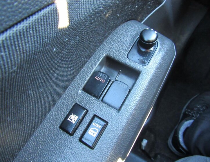 Suzuki Splash Hatchback 996,0 48 kw