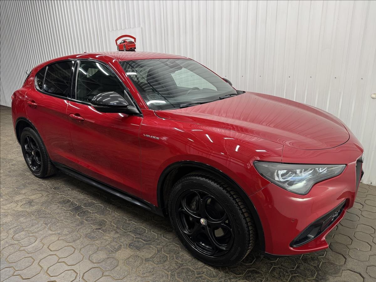 Alfa Romeo Stelvio SUV / Terénní 2,1 l 154 kw