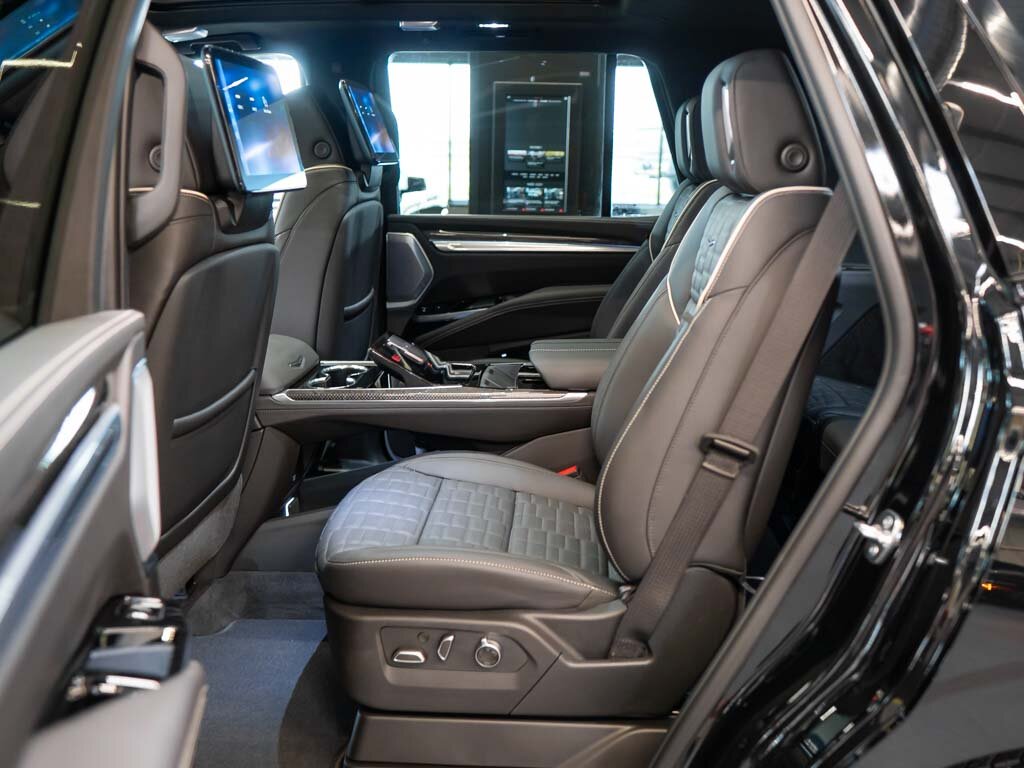 Cadillac Escalade SUV / Terénní 6,2 l 508 kw