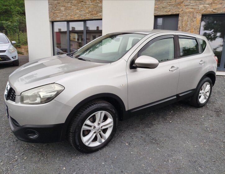 Nissan Qashqai SUV 2,0 l 110 kw