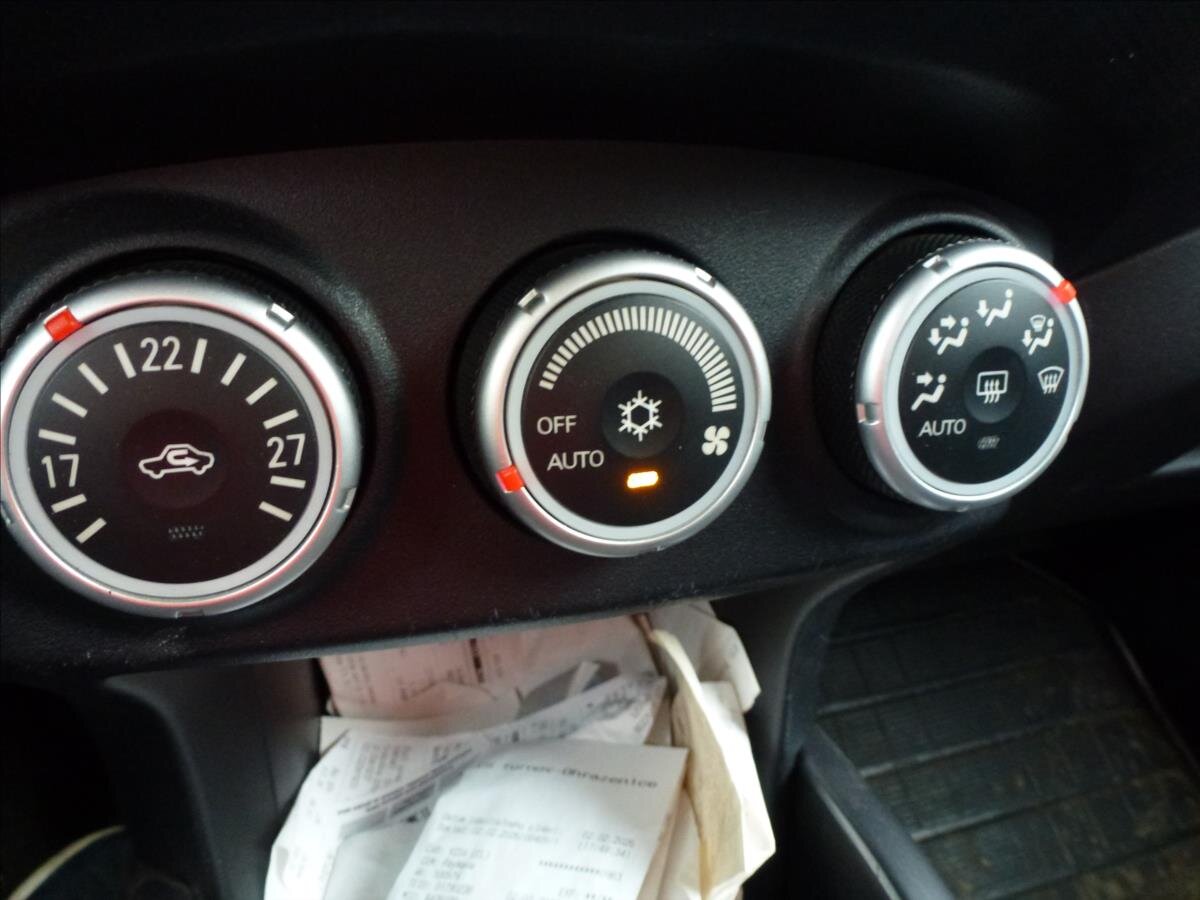 Mitsubishi Outlander SUV / Terénní 2,0 l 103 kw