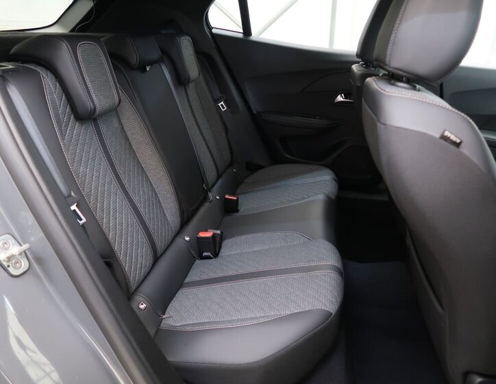 Peugeot 2008 SUV / Terénní 1,2 l 74 kw