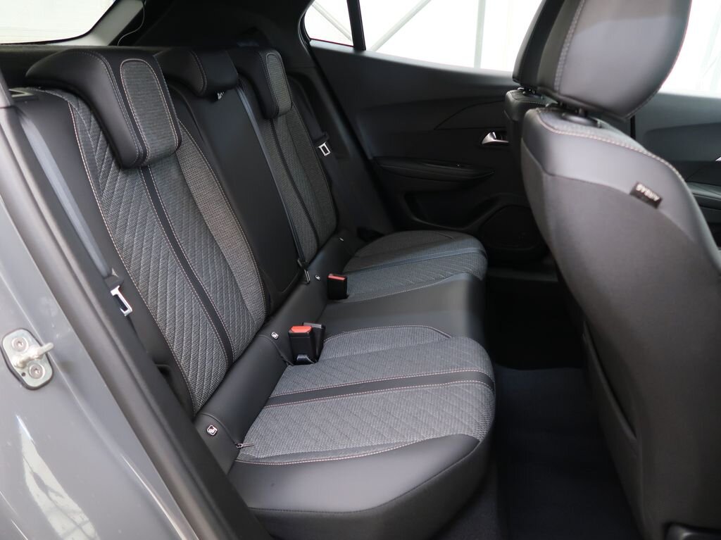 Peugeot 2008 SUV / Terénní 1,2 l 74 kw