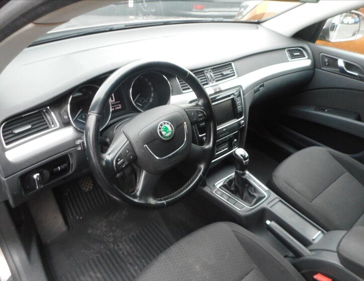Škoda Superb Kombi 2,0 l 103 kw