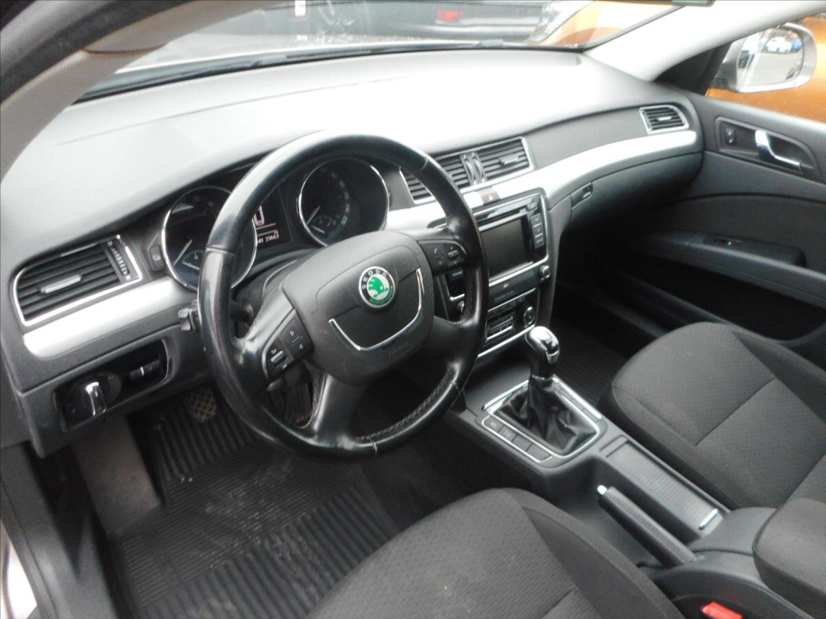 Škoda Superb Kombi 2,0 l 103 kw