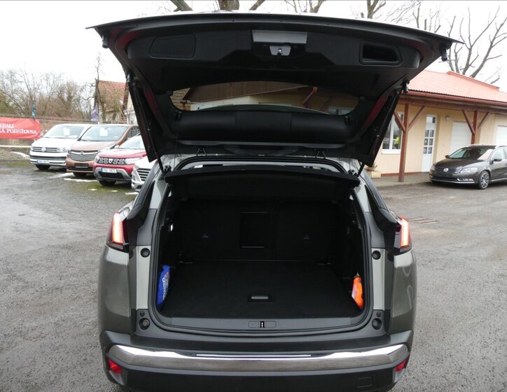 Peugeot 3008 SUV 1,6 l 121 kw