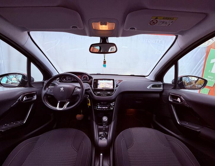 Peugeot 208 16