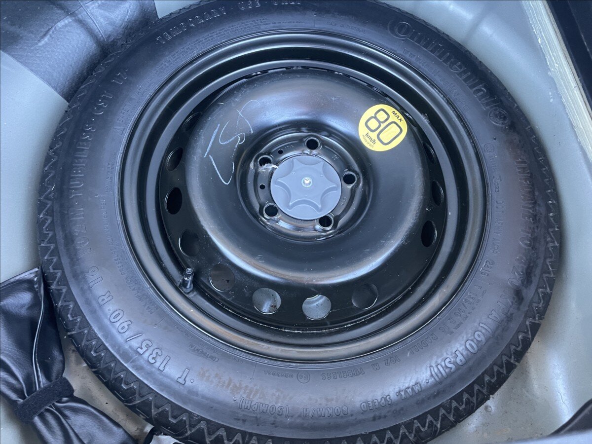 Nissan Juke SUV / Terénní 1,2 l 85 kw