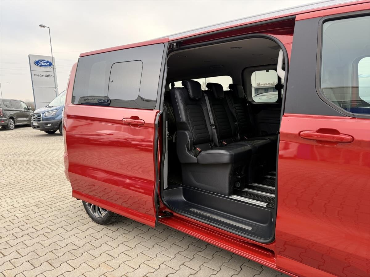Ford Tourneo Custom Kombi 2,5 l 171 kw