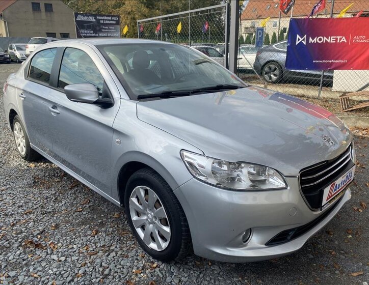 Peugeot 301 Sedan 1,2 l 53 kw