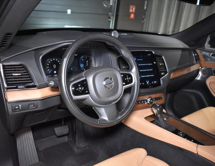 Volvo XC90 SUV / Terénní 2,0 l 177 kw