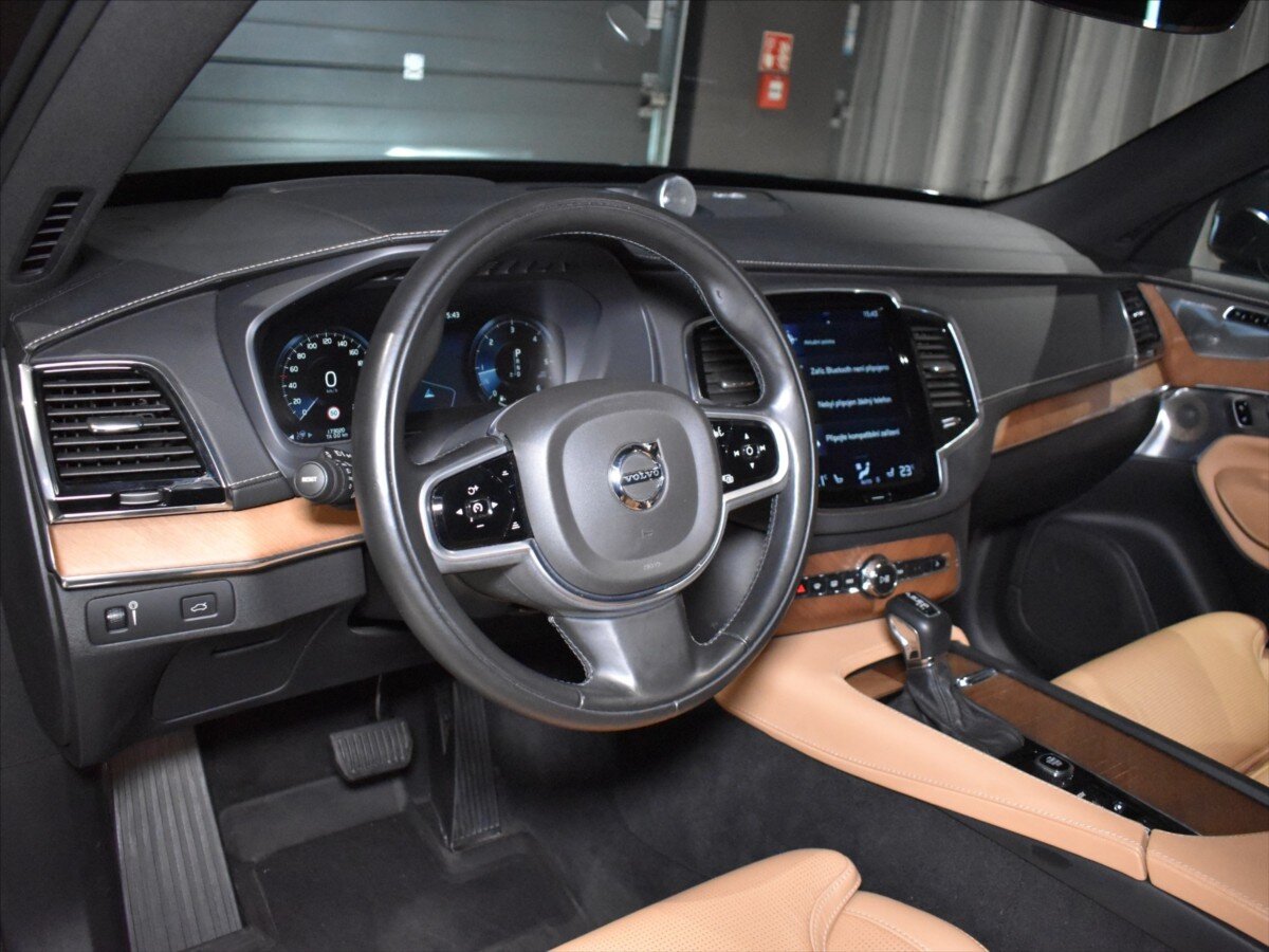 Volvo XC90 SUV / Terénní 2,0 l 177 kw