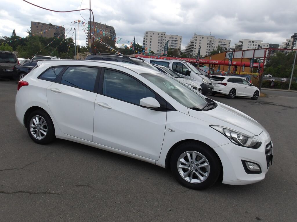 Hyundai i30 Kombi 1,6 l 88 kw