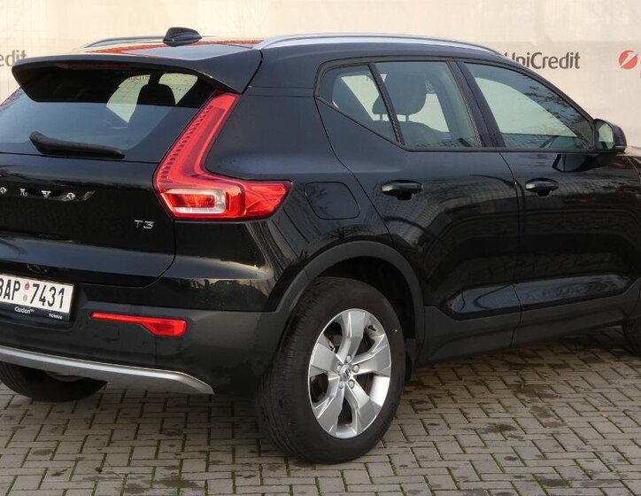 Volvo XC40 3