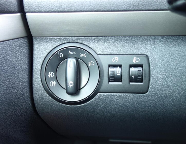 Volkswagen Touran MPV 2,0 l 103 kw