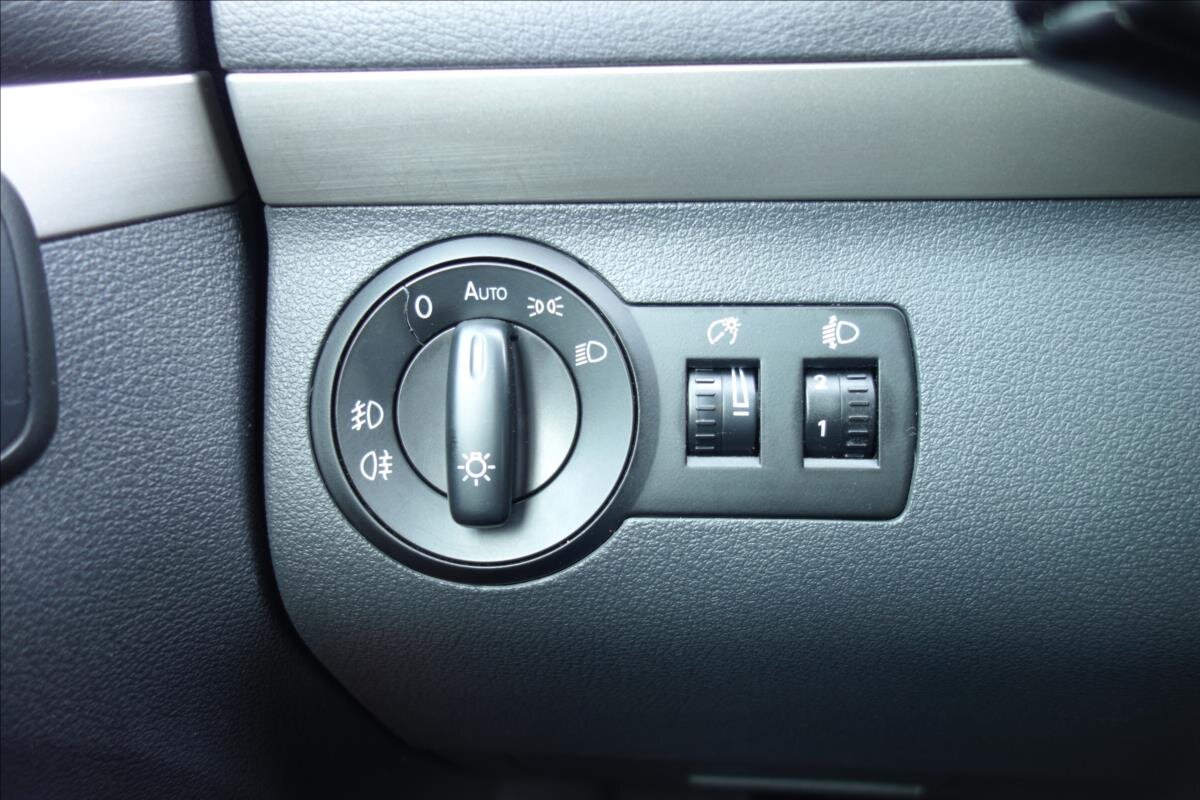 Volkswagen Touran MPV 2,0 l 103 kw