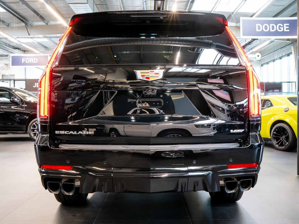 Cadillac Escalade SUV / Terénní 6,2 l 508 kw