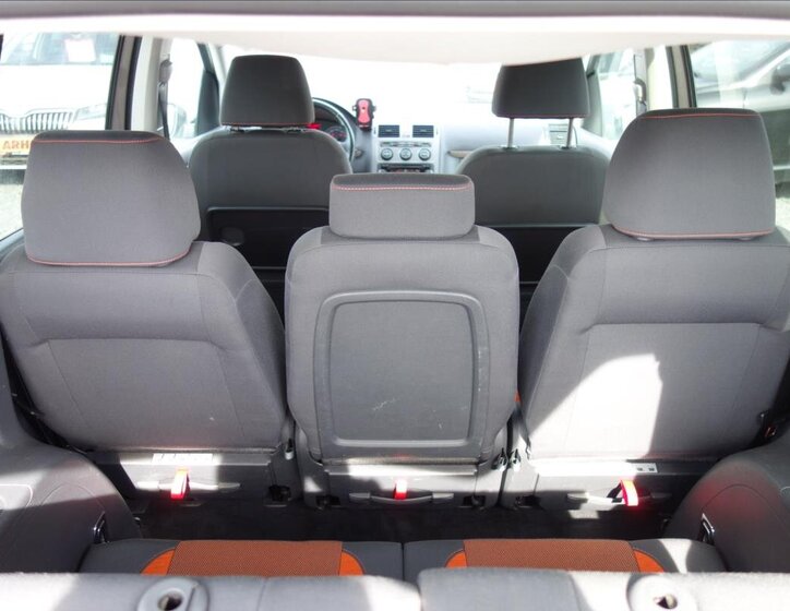 Volkswagen Touran MPV 2,0 l 103 kw