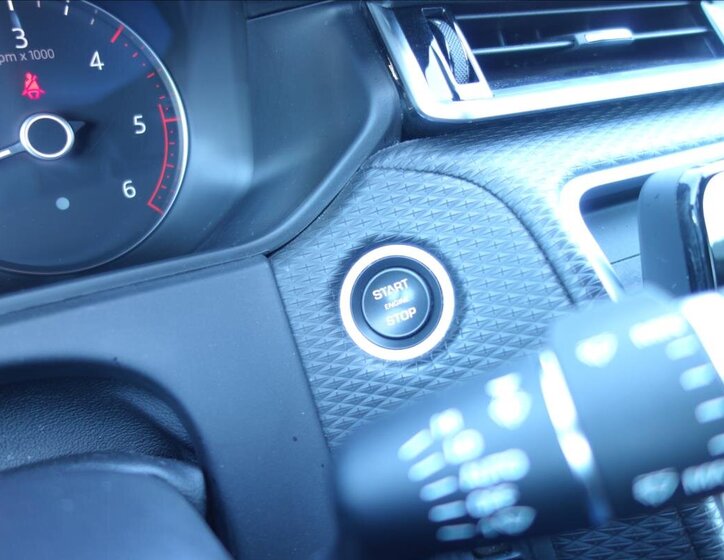 Land Rover Range Rover Velar SUV / Terénní 3,0 l 221 kw